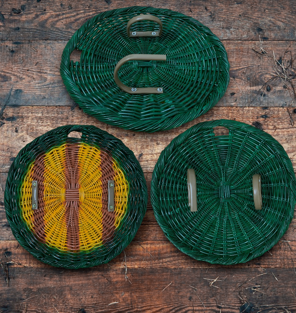 (Replica)The rattan riot shield was used by the NPFF.